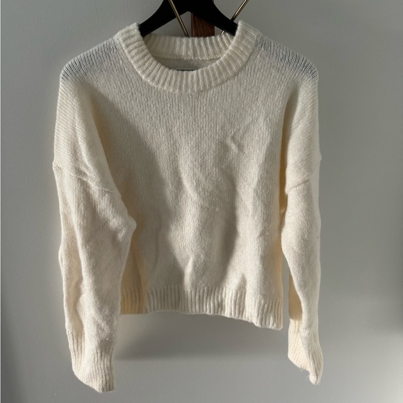 Abercrombie sweater - Picture 1 of 3